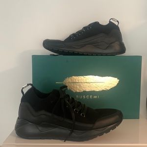 Men’s size 42 (9) Buscemi Runners —BLACK